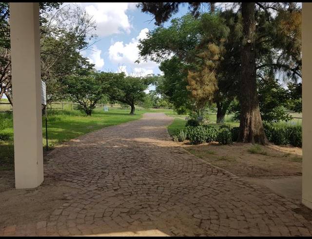 LAND FOR SALE IN BRIDLE PARK